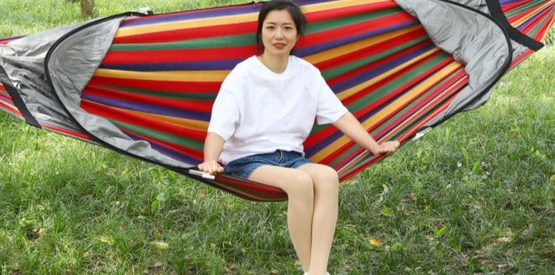 蚊帳付き吊り下げ式ハンモックキャンプ